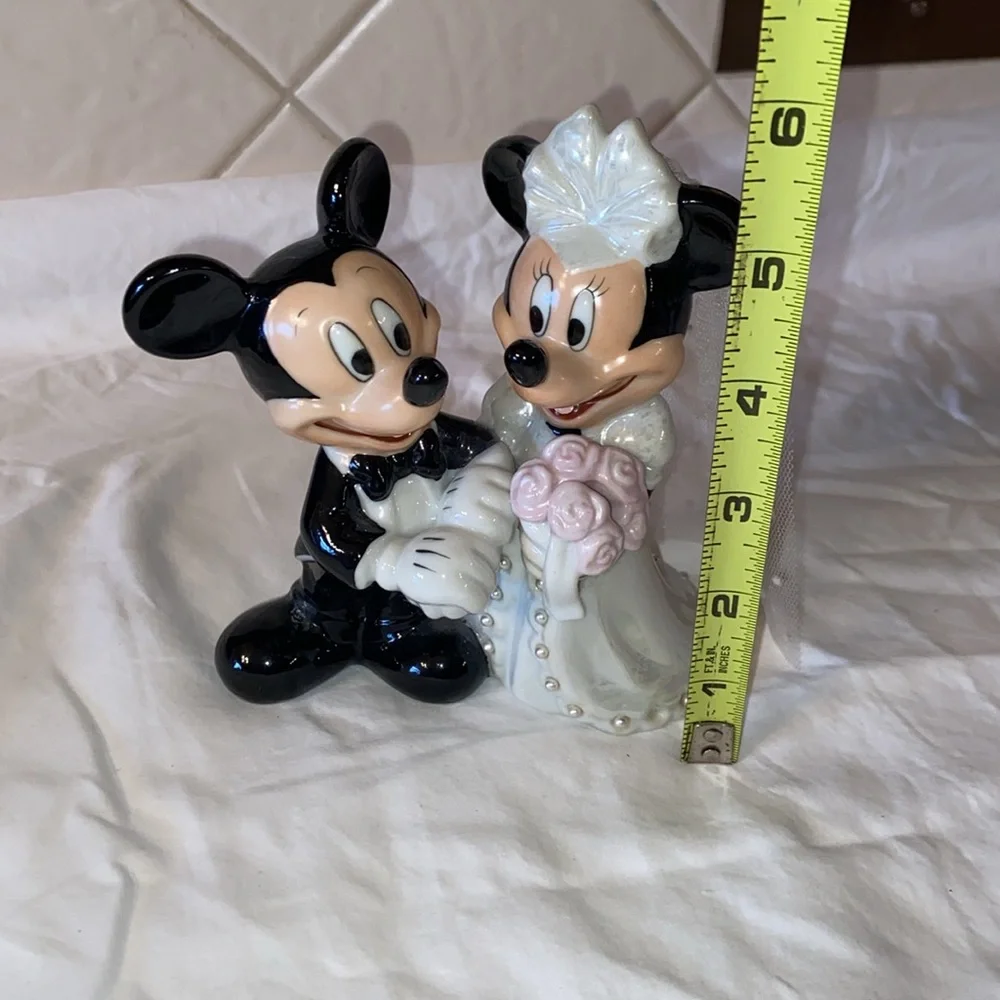 Vintage MICKEY AND MINNIE DISNEY WEDDING. Figurine topper